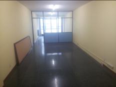 Oficina exterior con despacho. Ideal para cualquier entrevista, reunión de trabajo, etc.